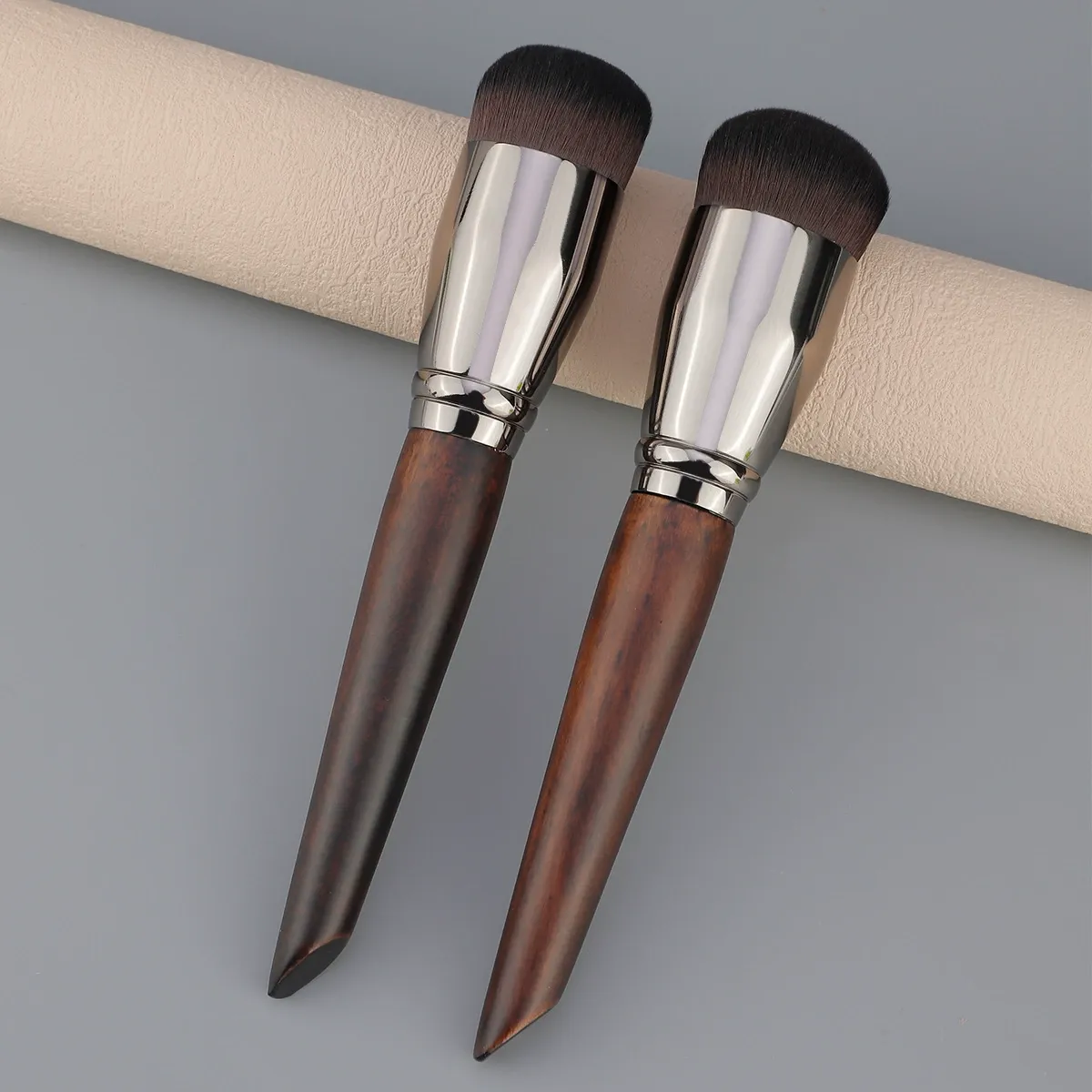 Dense Round Foundation Brush