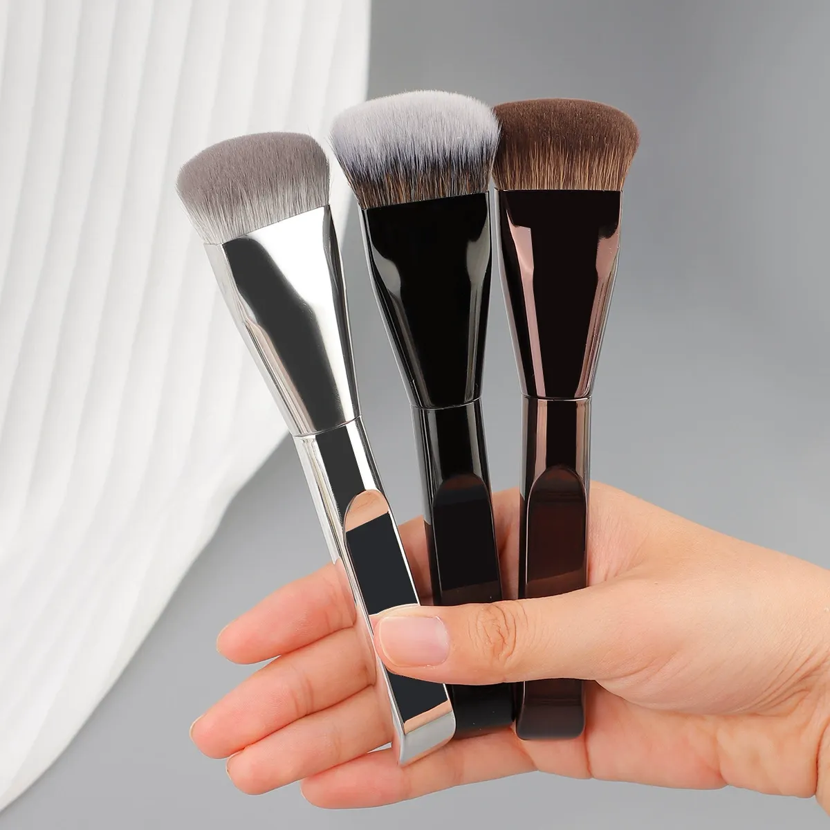 Wide Flat-Tongue Foundation Brush